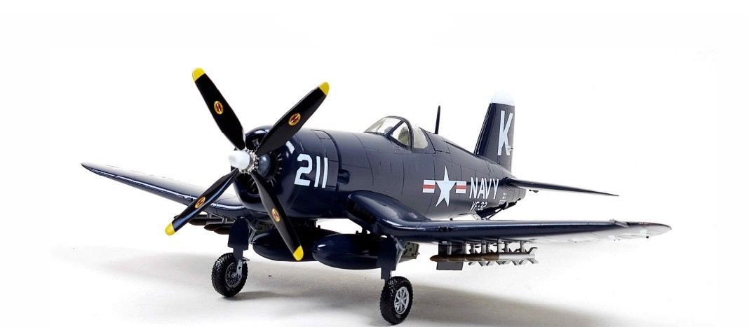 Academy 1/48 USN F4U-4 Corsair \"Battle of Jangjin Reservoir\"