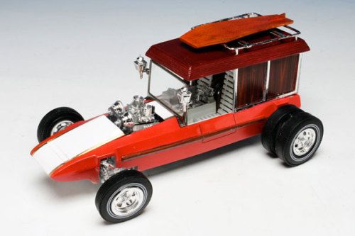 AMT George Barris\' Surf Woody (White) 1/25 Model Kit (Level 2)