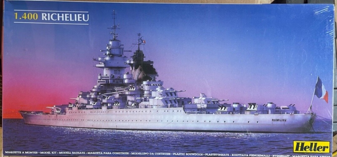 Heller 81086 Richelieu Battleship1/400 Model Kit