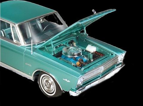 Moebius 1965 Plymouth Satellite 1/25 Model Kit