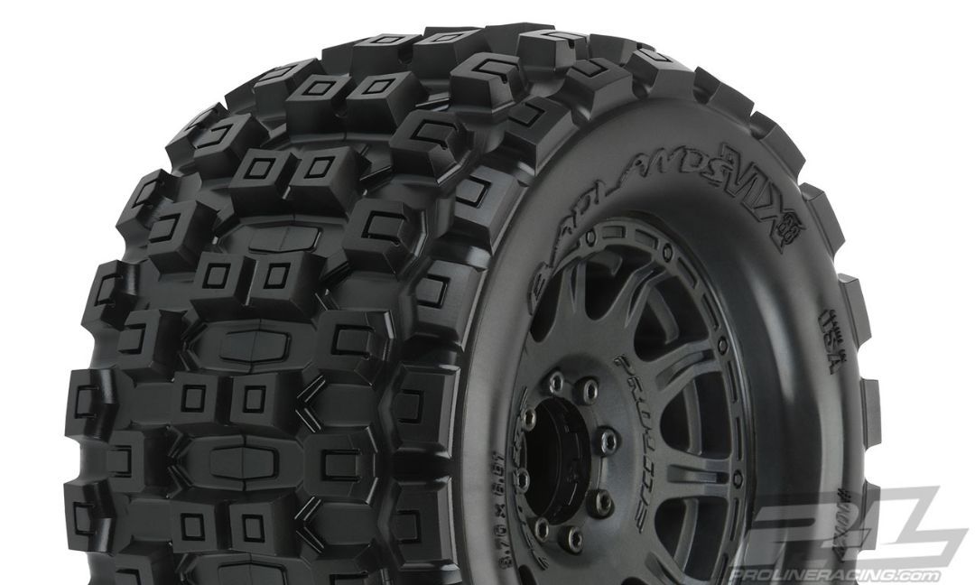 Pro-Line Badlands MX38 3.8\" MTD Raid 8x32 17mm MT F/R