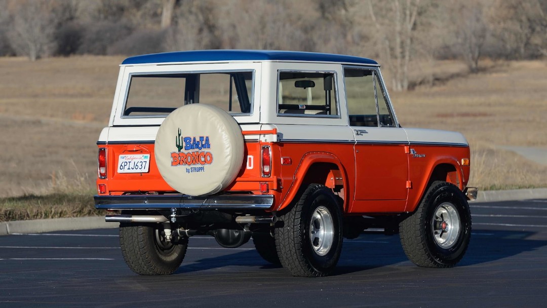 REV4436 1974 Ford \"Baja\" Bronco(1/25)