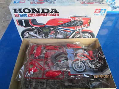 Honda RS1000 Endurance Racer (1/12)