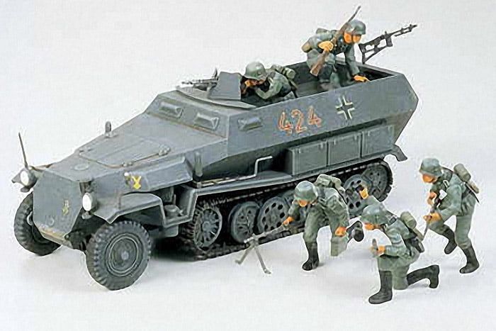 1/35 German Hanomag SdKfz Plastic Model