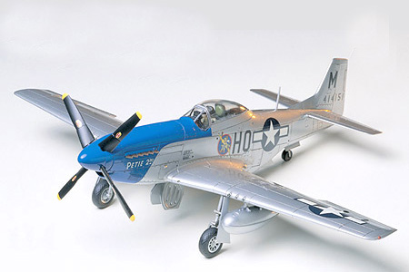 Tamiya 61040 North American P-51D Mustang 8th Air Force (1/48)